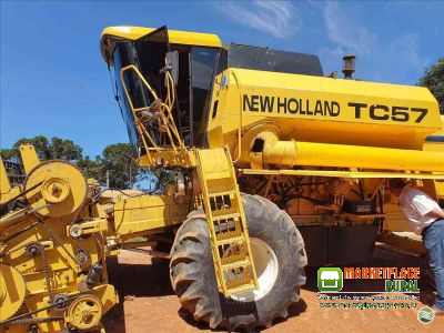 Colheitadeira New Holland TC57