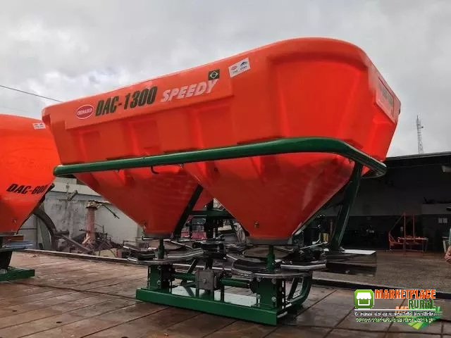 Distribuidor de Adubo e Sementes Duplo DAC 1300 Cremasco