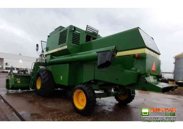 Colheitadeira John Deere 1175