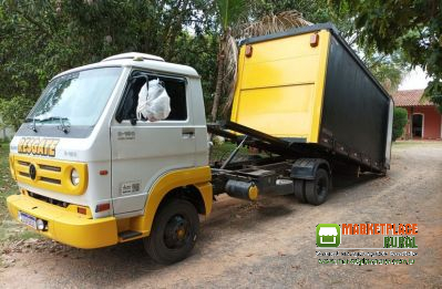 Caminhão Vw 8150e guincho plataforma hidráulica Baú Sider