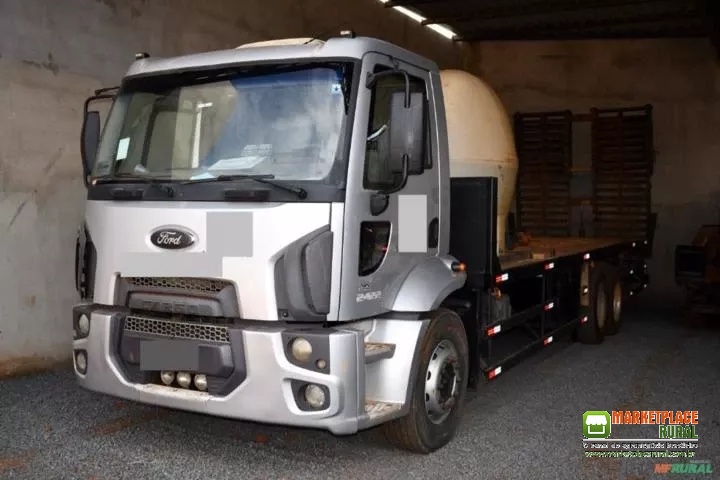 Caminhão Ford C 2422e 6x2 ano 11