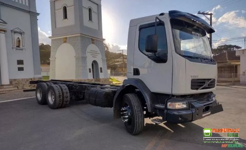 Caminhão Volvo VM 260 ano 10