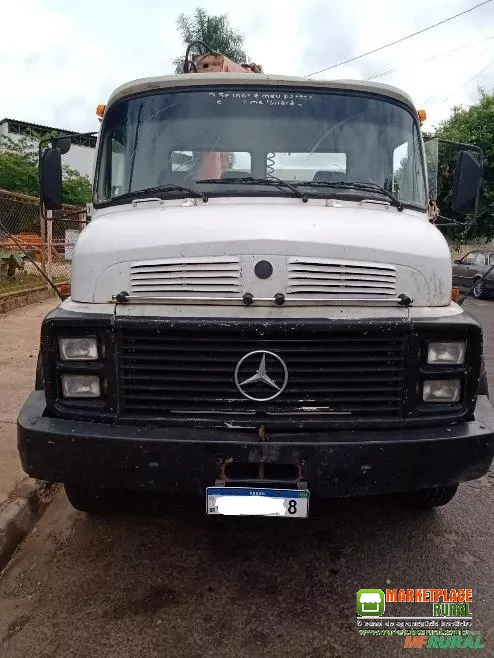 Caminhão Mercedes Benz (MB) 1113 ano 84