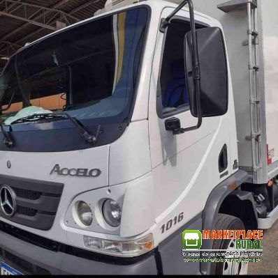 Caminhão Accelo 1016 Baú Câmara Fria