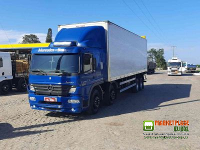 Caminhão baú Atego 2425 Bitruck