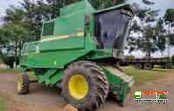 Colheitadeira Jonh Deere 1185