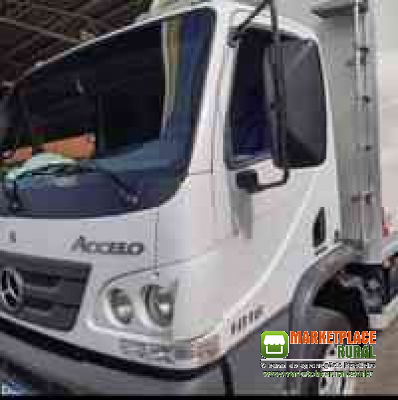 Caminhão Accelo 1016 Baú Câmara Fria