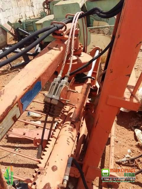 GARFO ELEVADOR E FATIADOR DE SILAGEM - MARCA KUHN