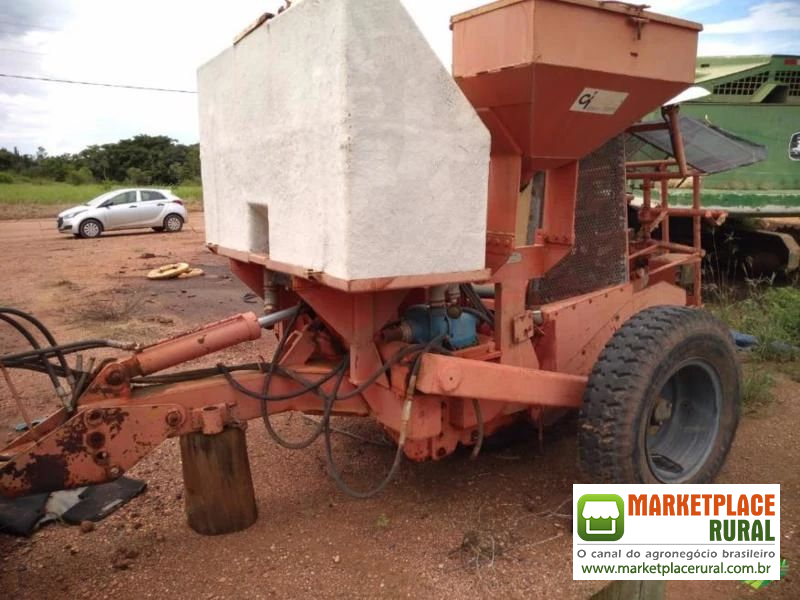 PLANTADEIRA FLORESTAL DE EUCALIPTOS MARCA ARADOR