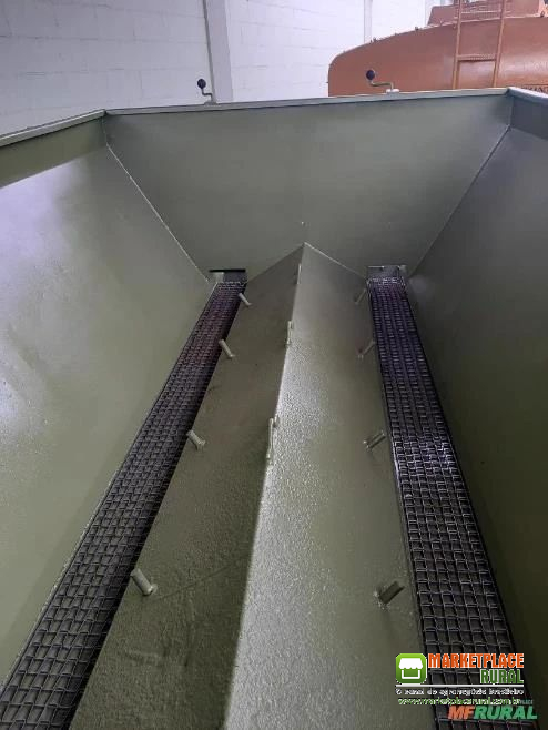 ADUBADEIRA E CALCAREADEIRA DE PRECISÃO , MARCA KAMAQ MODELO KOMANDER 60, COM COMANDO A CABO