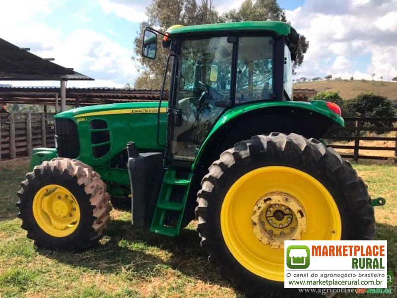 Trator Outros John Deere 4x4 ano 21