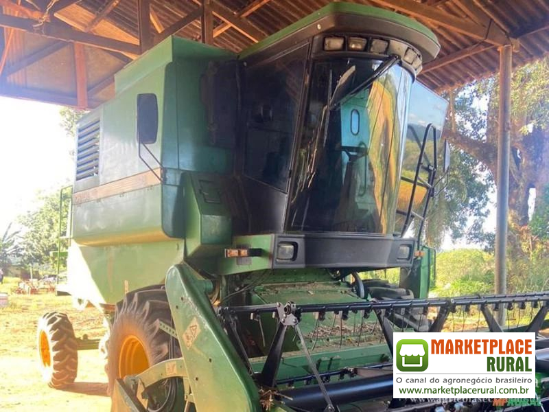 Colheitadeira John Deere 1175 (Com Plataforma de Corte e Milho)