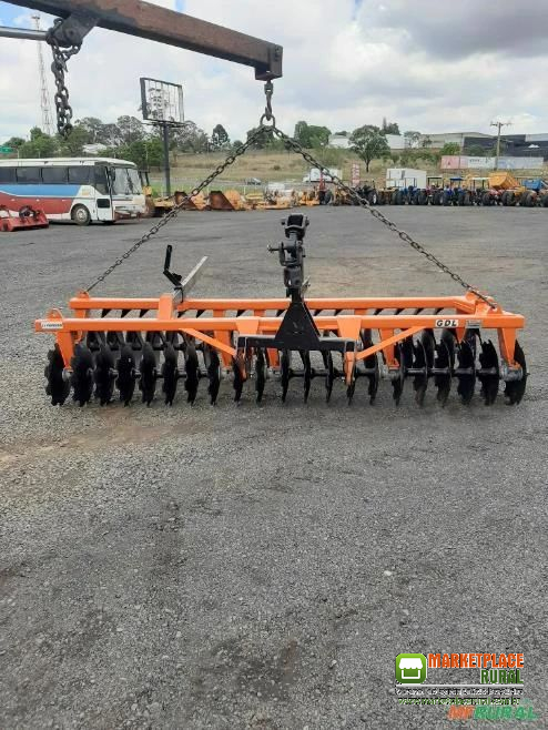 Grade niveladora de 42 discos
