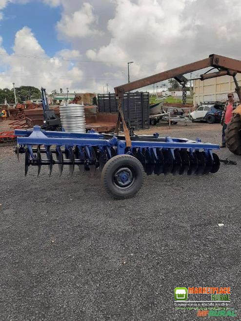 Grade niveladora de 40 discos