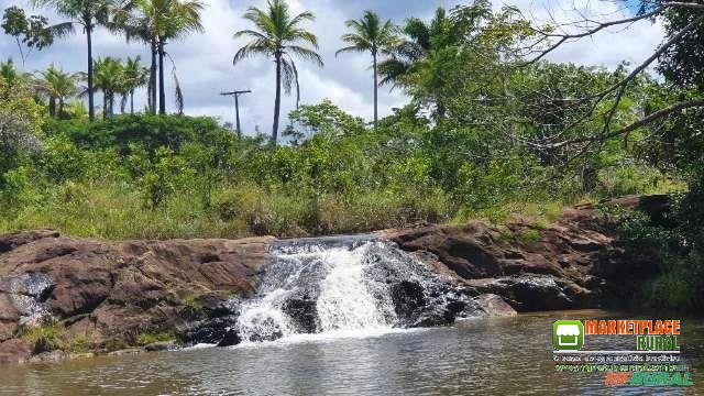 Sítio Entre Rios, região Massarandupió, 120.000 m² com cachoeira do amor