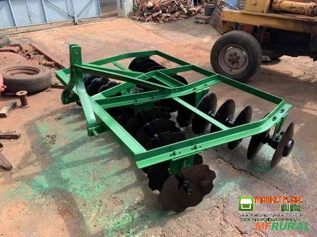Grade niveladora de 24 discos marca Baldan