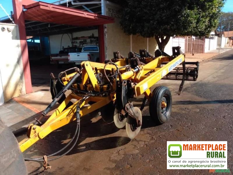 Subsolador Tatu Ast/Matic 500 5 Hastes Ano 2013