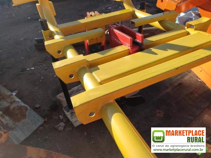 Sulcador subsolador estrondador planta cana capim