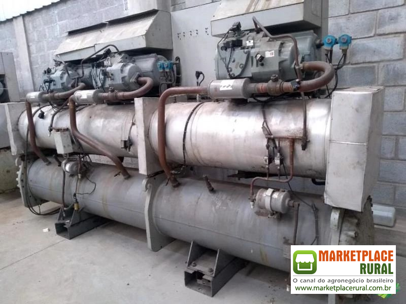 Chiller Parafuso carrier 30HXC 260tr 380v 750.000 kcal C6251