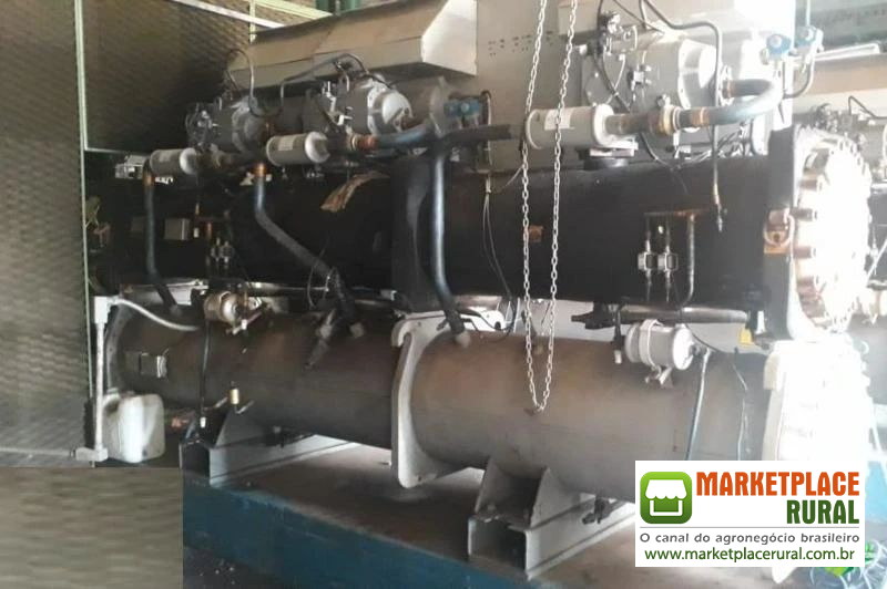 Chiller Parafuso carrier 30HXC 260tr 440v 750.000 kcal - C6253