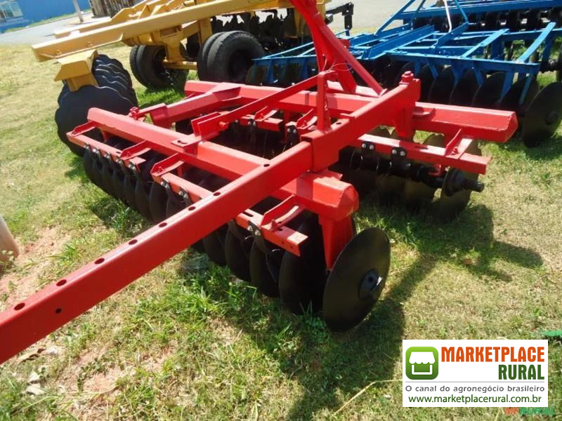 GRADE NIVELADORA 28 DISCOS, REVISADA EM PERFEITO ESTADO COM PINTURA NOVA