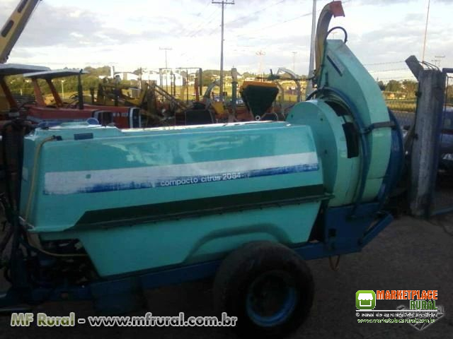 Pulverizador Bertoldi 2000 lts turbo