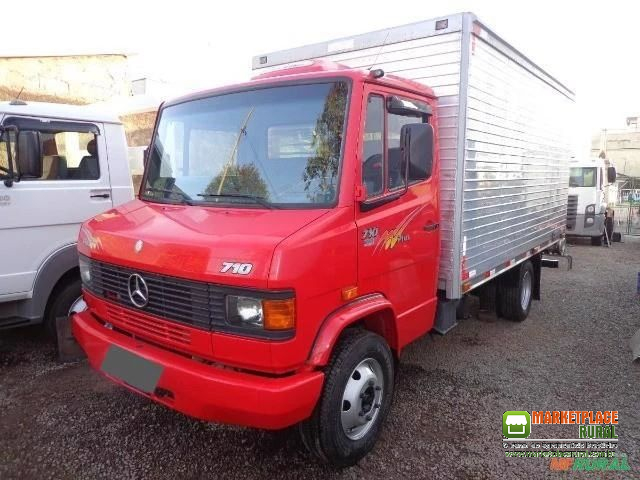 Caminhão Mercedes Benz (MB) 710 Plus ano 10