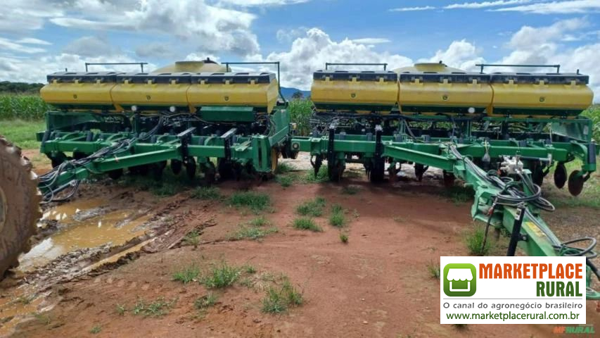 Plantadeira John Deere Ccs 20 linhas no tandem