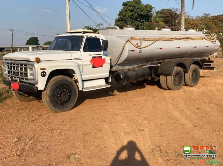 Caminhão Ford F 12000 ano 82
