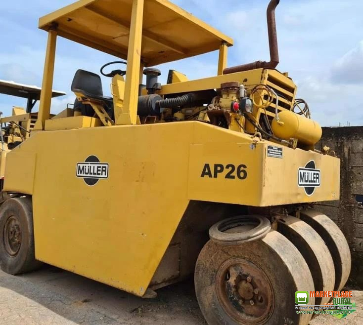 ROLO COMPACTADOR DE PNEUS MULLER AP26 ANO 1990, DE ÚNICO DONO, HIDROSTÁTICO, COM MOTOR MB OM352