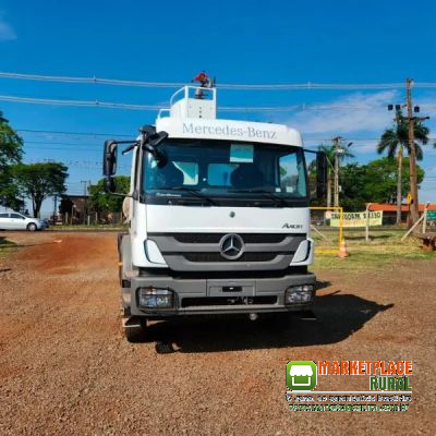 2023 Caminhão-tanque Mercedes Benz 3131