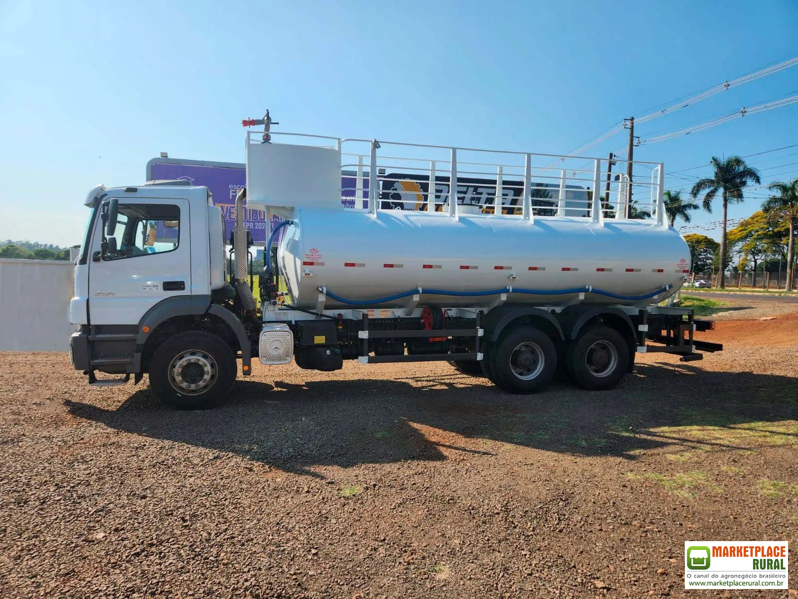 Caminhão-Tanque Mercedes Benz 3131 Com Tanque Pipa De 20 Mil Litros