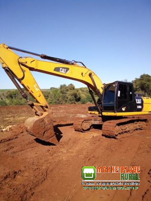 Escavadeira caterpillar 2013