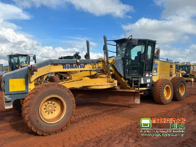 Motoniveladora komatsu