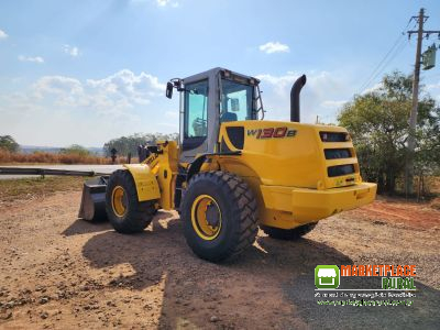 PÁ CARREGADEIRA W130 NEW HOLLAND ANO 2009
