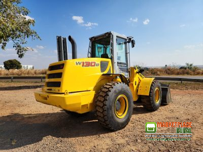 PÁ CARREGADEIRA W130 NEW HOLLAND ANO 2009