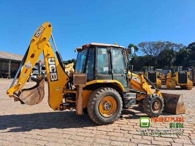 JCB 3CX, ano 2021