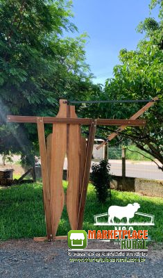 TRONCO DE CONTENÇÃO BOVINO PESCOCEIRA